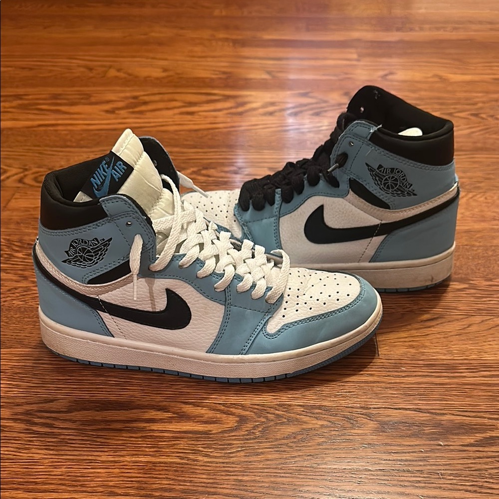 Air Jordan 1 Retro High OG "University Blue" sneakers